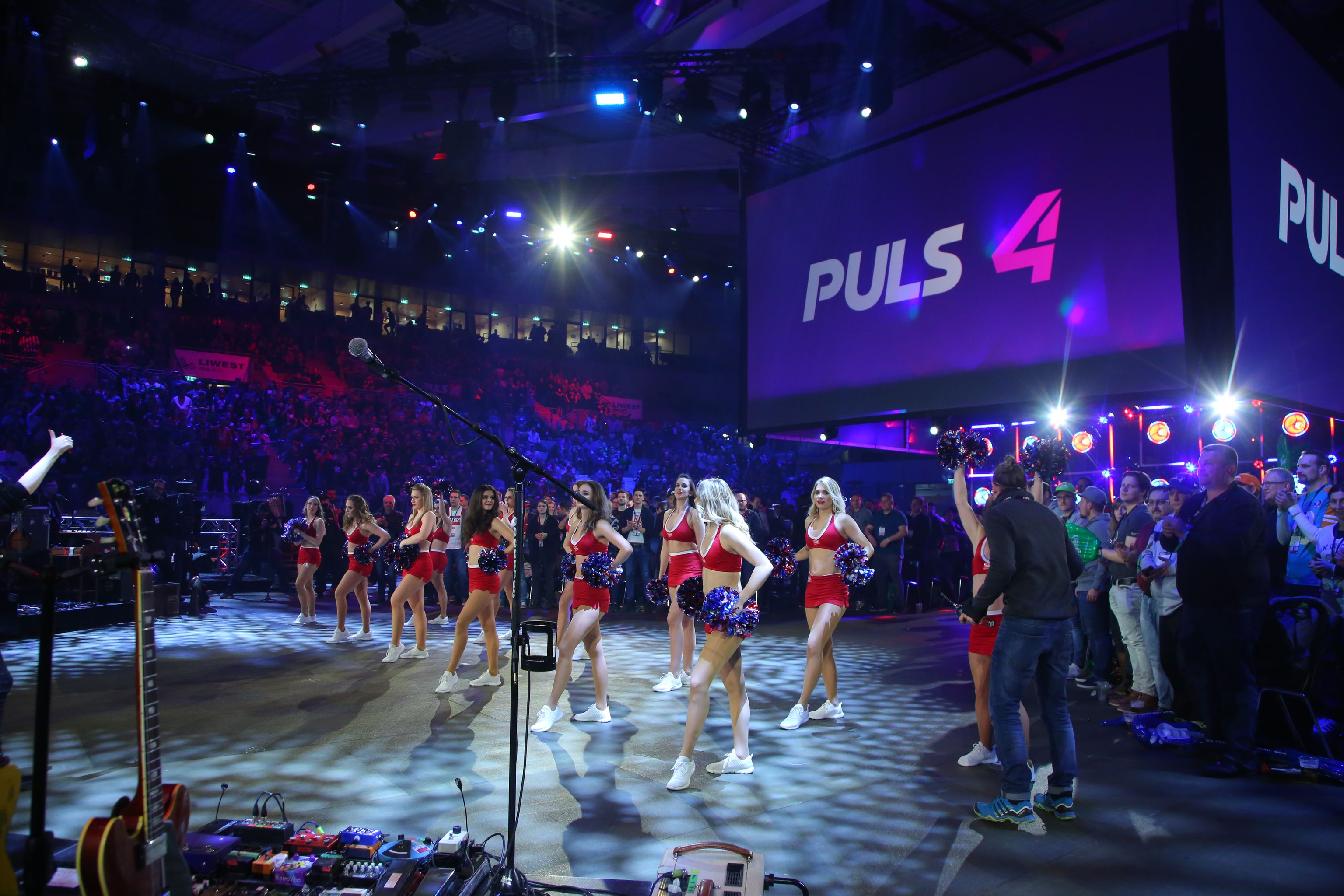 (c) PULS 4
