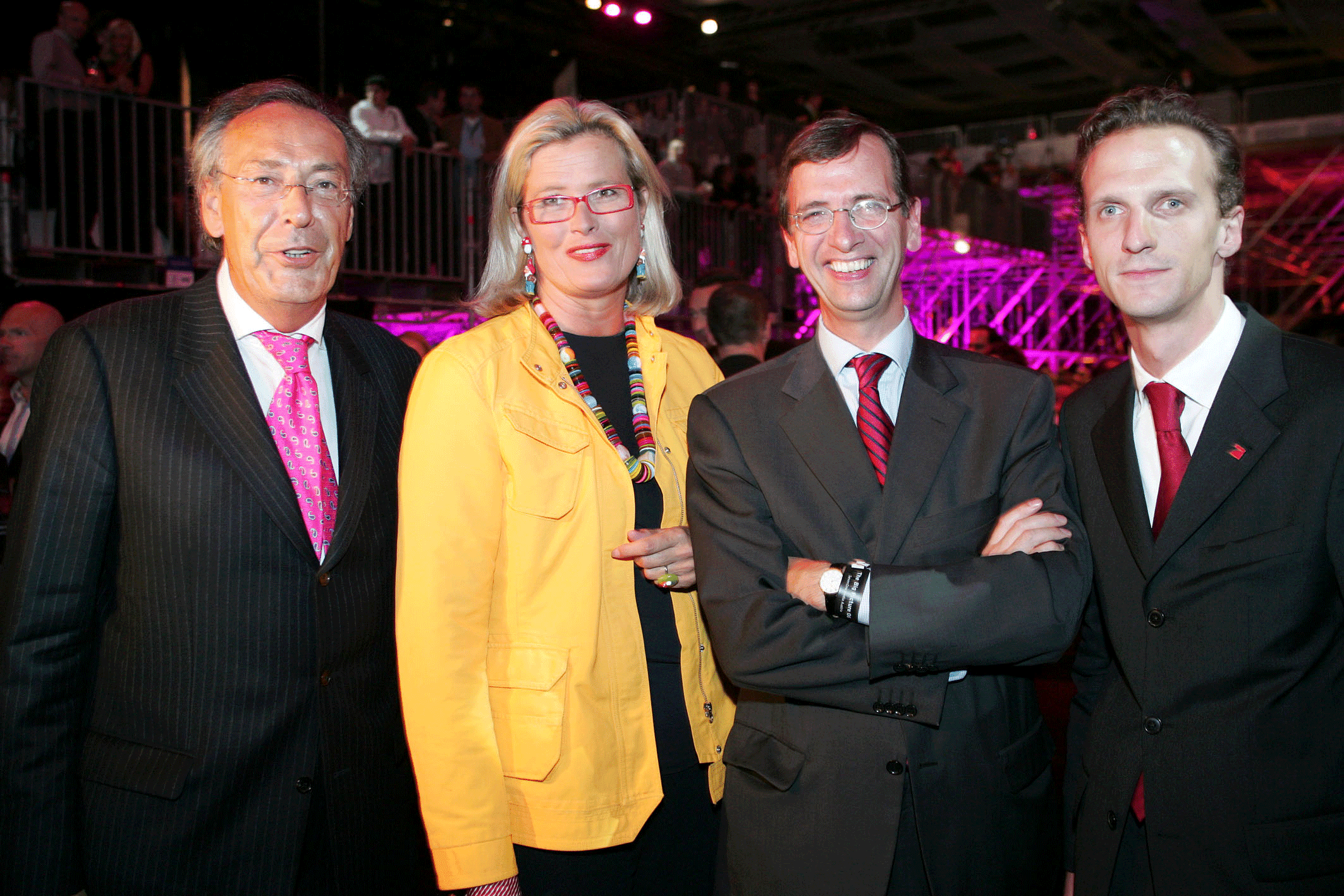 Hans-Jörg Manstein, Außenministerin Dr. Ursula Plassnik, Guillaume de Posch
(Vorstandsvorsitzender ProSiebenSat1 Media AG), Alfonso Thurn und Taxis
(Geschäftsführung SevenOne Media Austria)