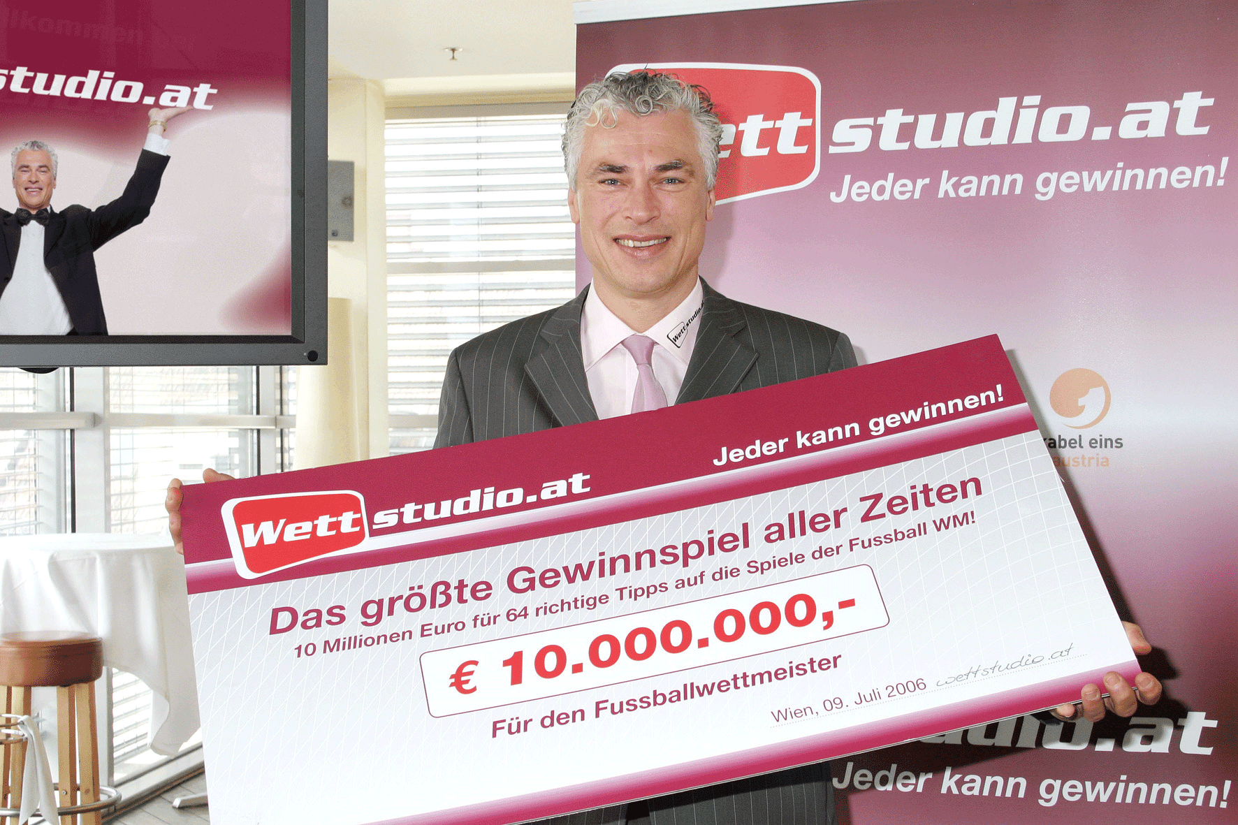 Toni Polster & Gutschein für den Fußballwettmeister